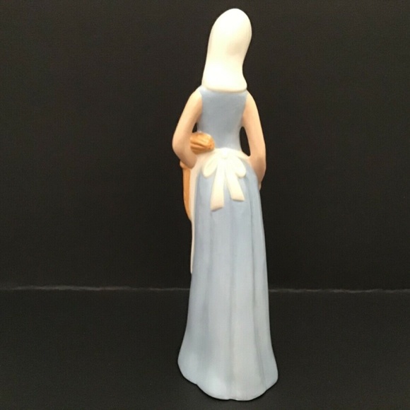 Porcelain Women Figurine Decorative Collectibles - Picture 3 of 5